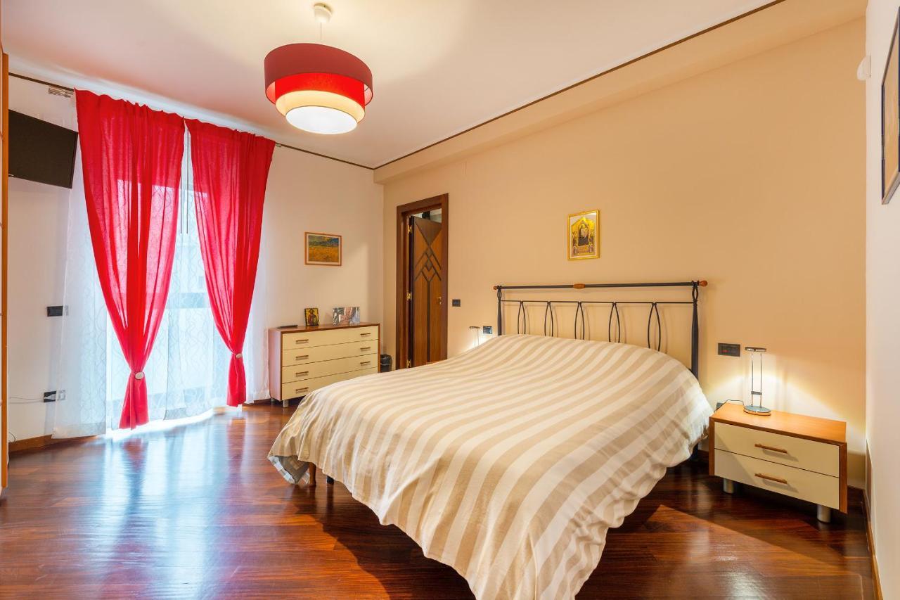 A Casa Di Sara Ermy Panzió Bari Kültér fotó