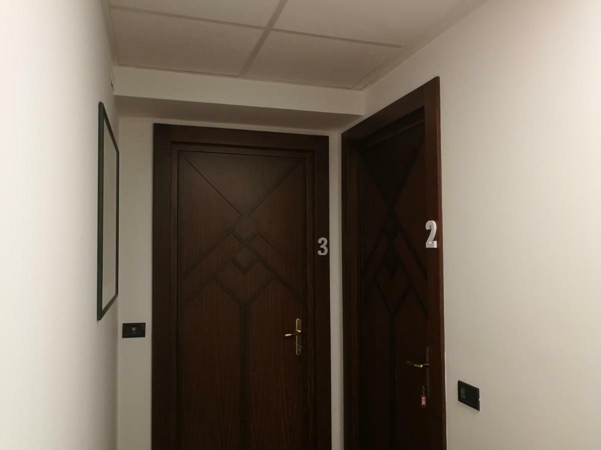 A Casa Di Sara Ermy Panzió Bari Kültér fotó